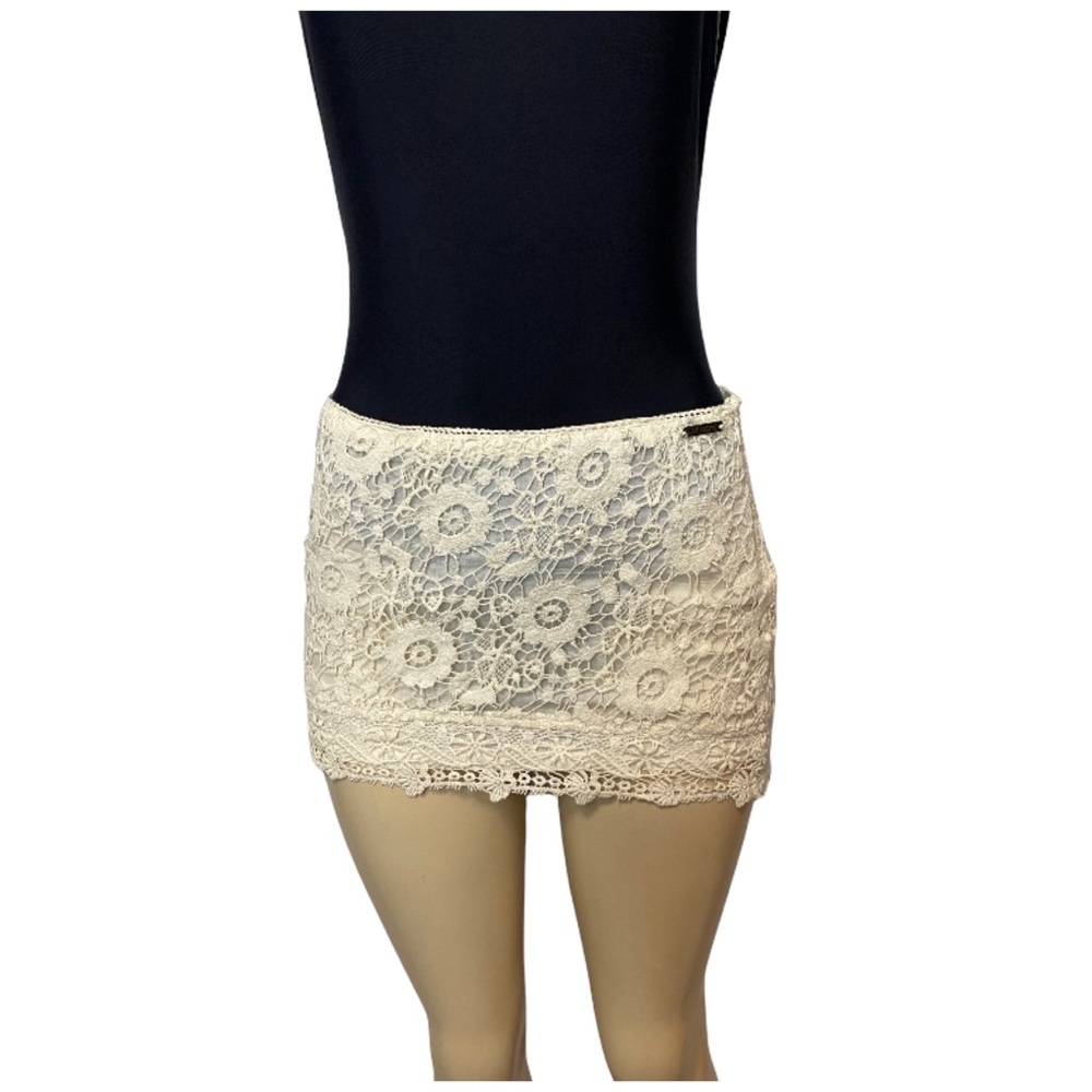 🔥Billabong crochet lace mini skirt